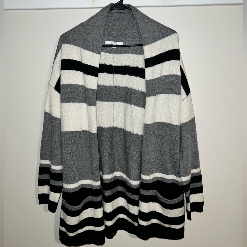 Women’s Grey Striped Sweater Cardigan Top Medium Oversized with Pockets
